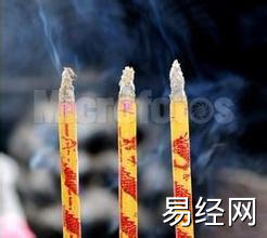 【周公解梦】梦见上香是什么意思呢?原版周公解梦大全查询,2024解梦