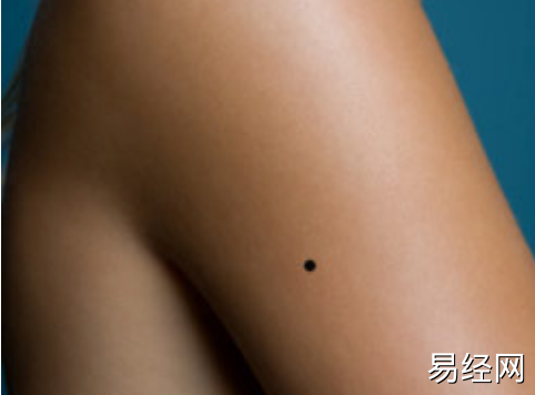 右手臂外侧有痣的女人图解 女人右手臂外侧有痣代表什么