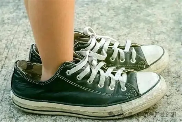 宝宝穿什么鞋好 关系到足部发育,这3种鞋家长别再给娃穿